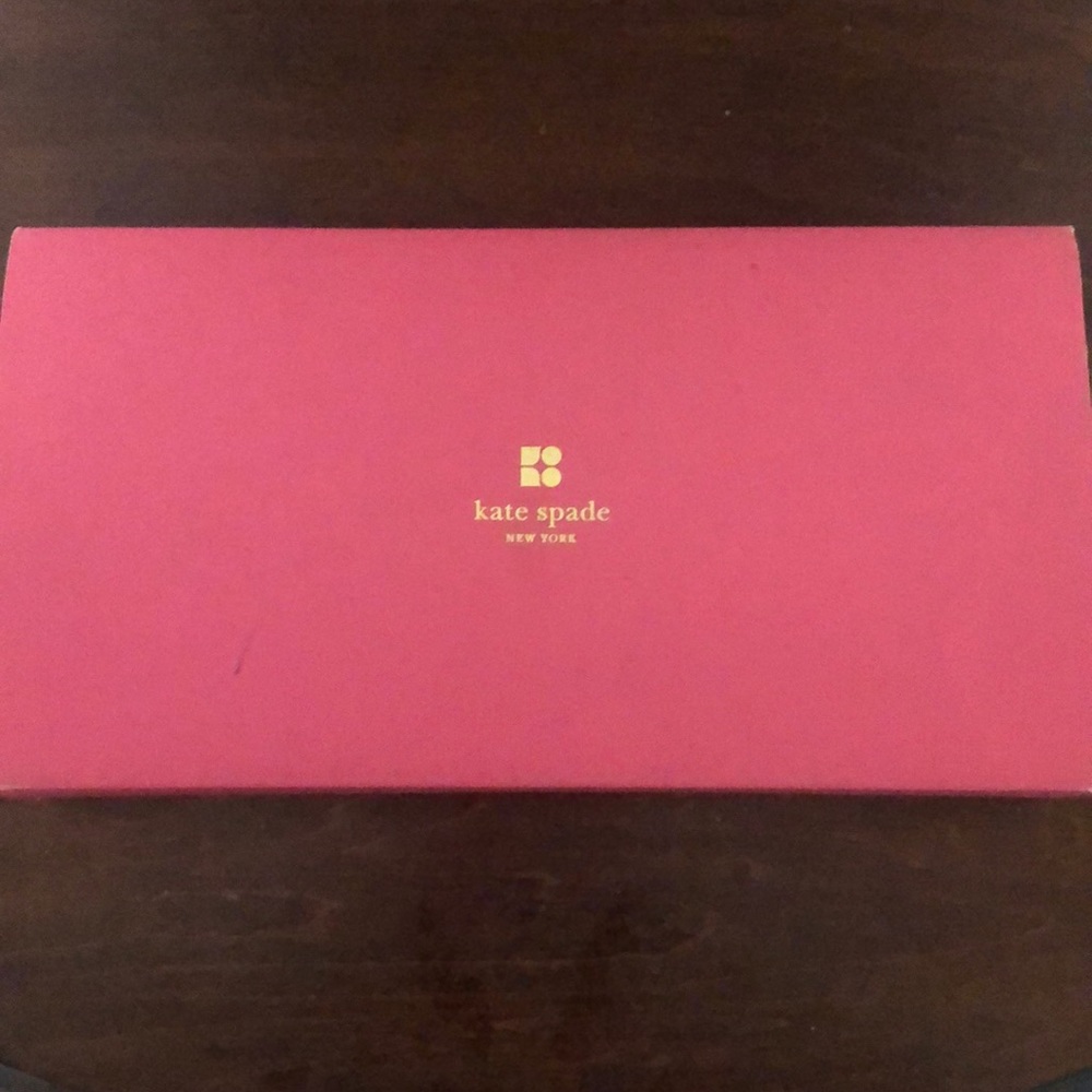 KATE SPADE WALLET NEW